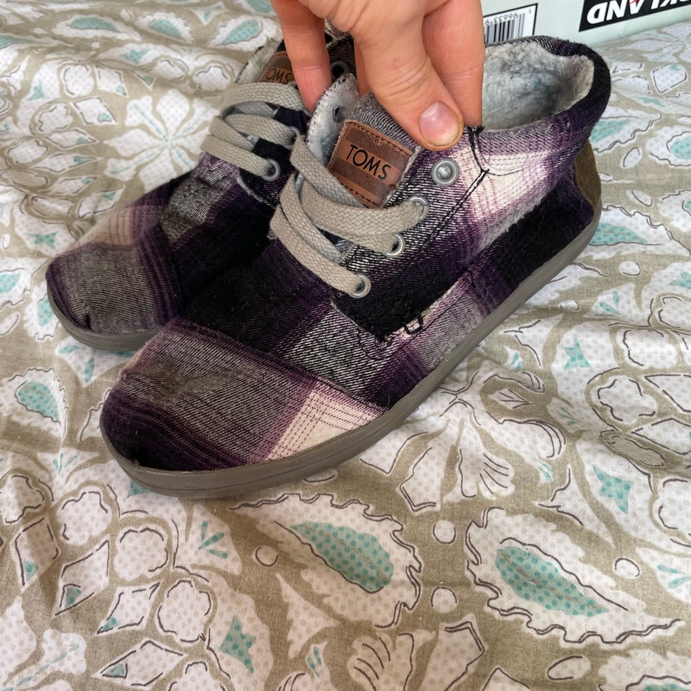 TOMS- Women’s 7.5- Purple Plaid Casual Shoes; Discontinued Design circa 2011